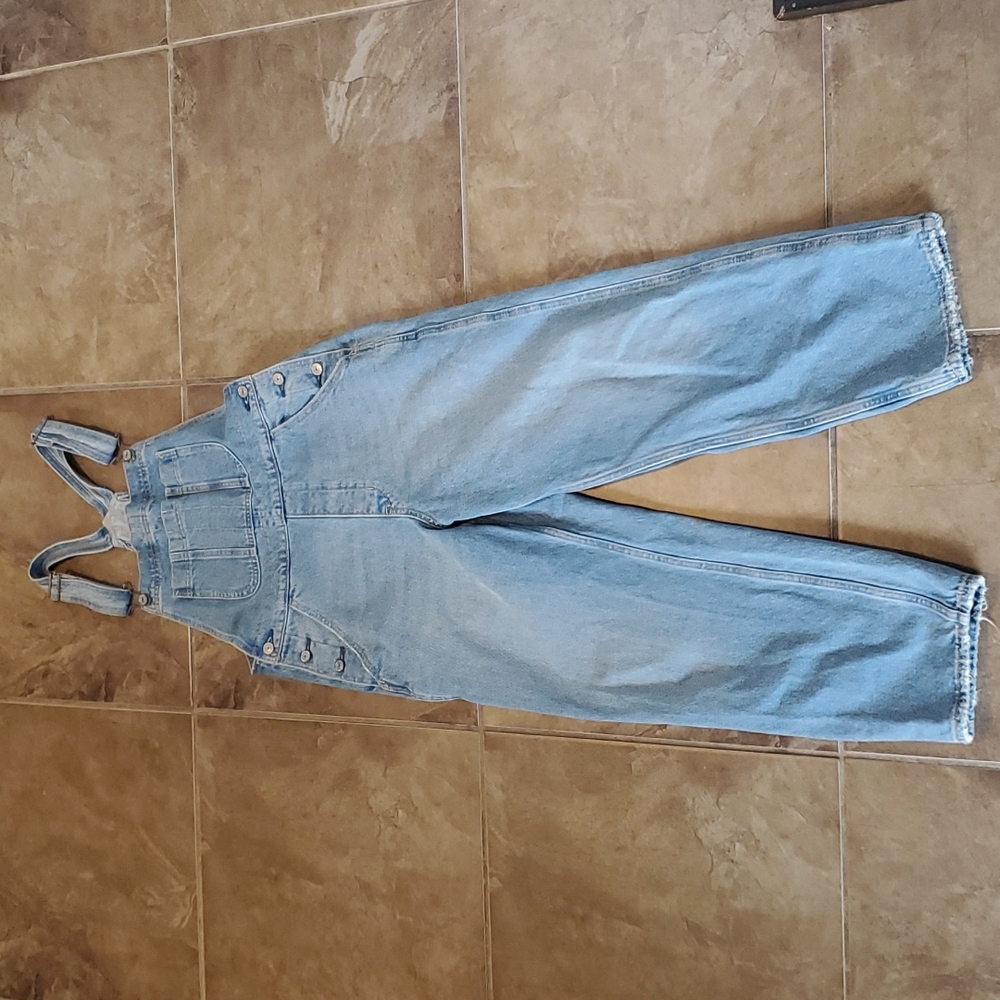 Cropped overalls